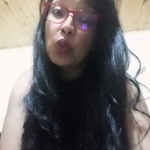 Meet your Posher, Isabel